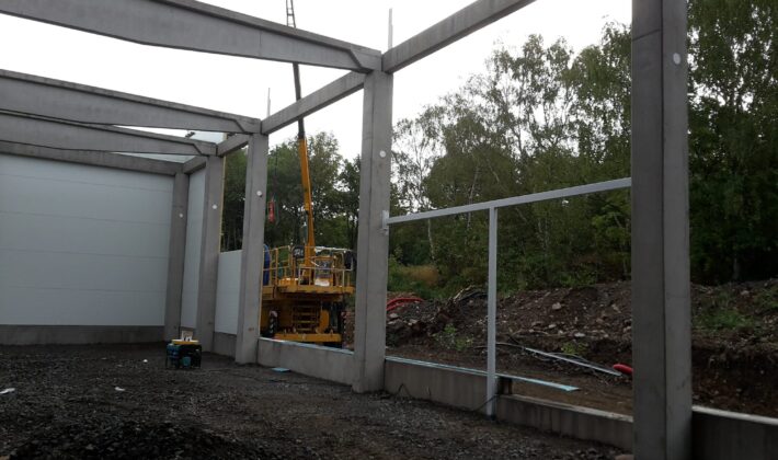 Stahlkonstruktionen im Gewerbegebiet in Litvínov