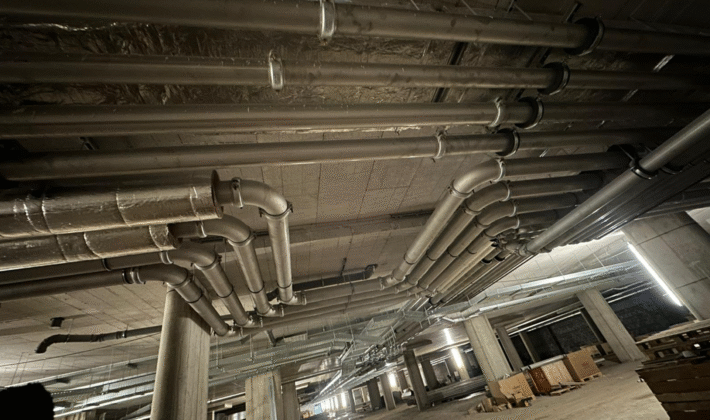 Campus der Karlsuniversität – Heizungs- und Kühlungsleitungen